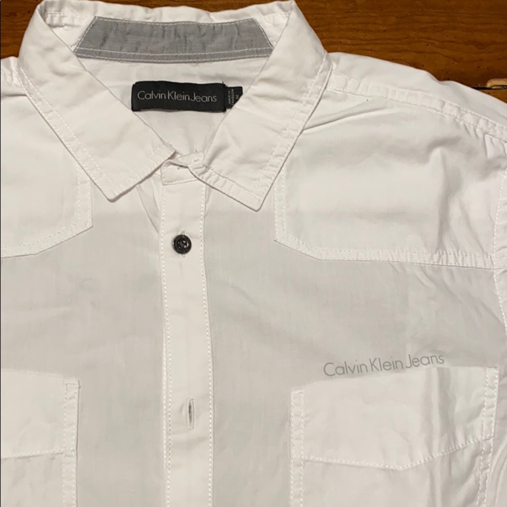 Calvin Klein short sleeve button down - Picture 2 of 2